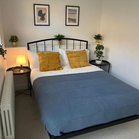 Appartement Magnificent Refurbished 1 Bed Flat Few Steps To High St ! - 4 East House à Epsom Extérieur photo