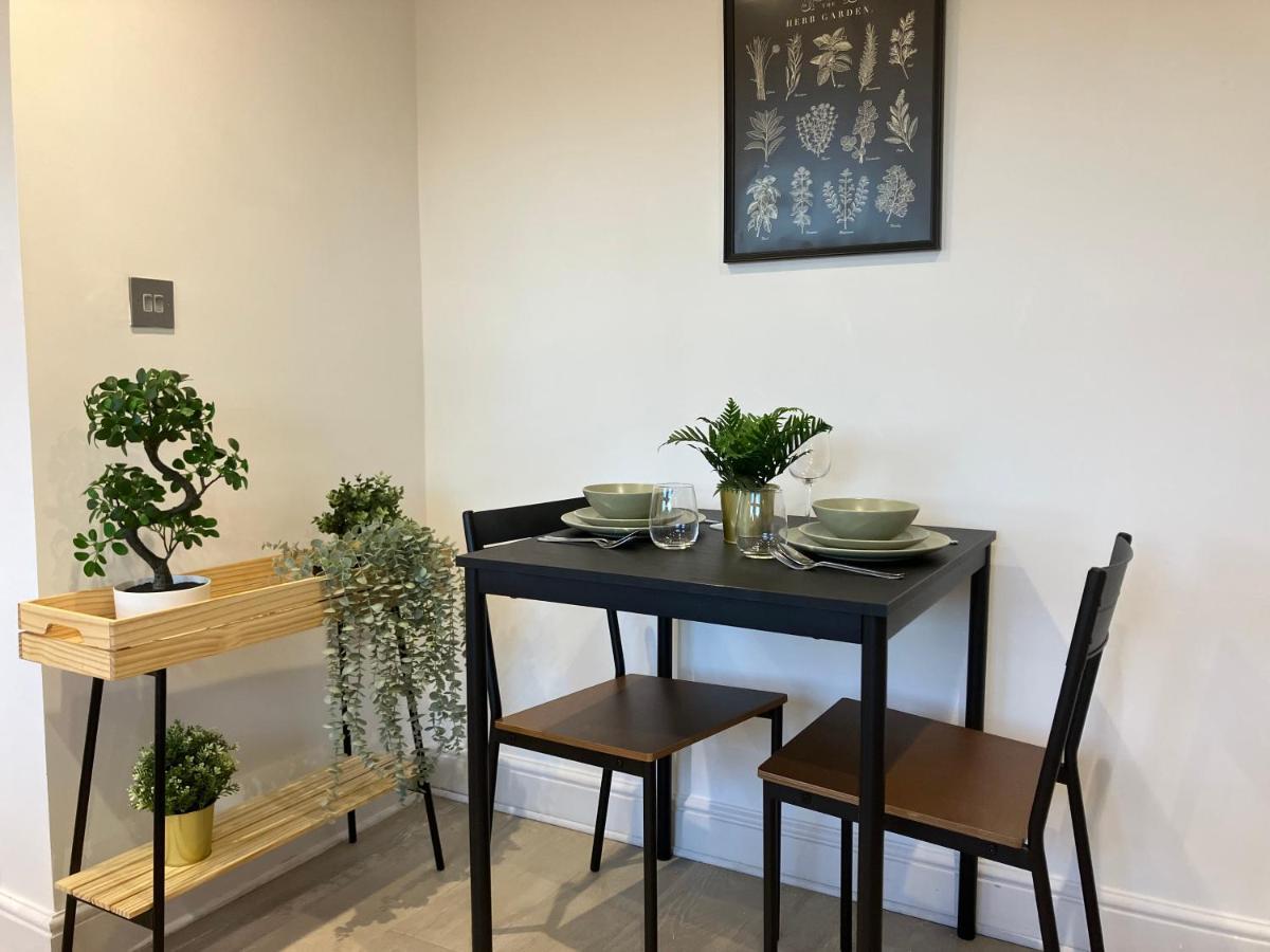 Appartement Magnificent Refurbished 1 Bed Flat Few Steps To High St ! - 4 East House à Epsom Extérieur photo